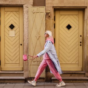 Diferite tinute cu hanorac pentru iesiri in oras